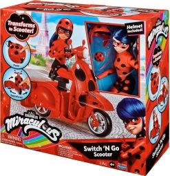 Bandai Miraculous Ladybug Bambola Con Scooter Trasformabile