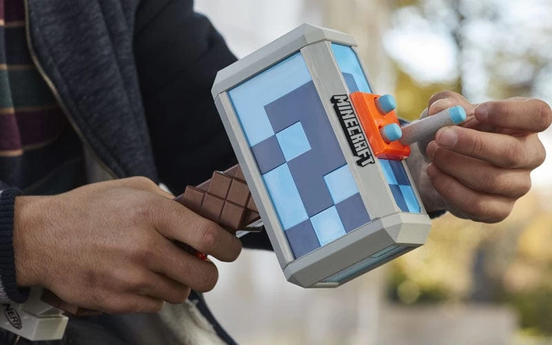 Hasbro Nerf Minecraft Stormlander Martello - immagine 3